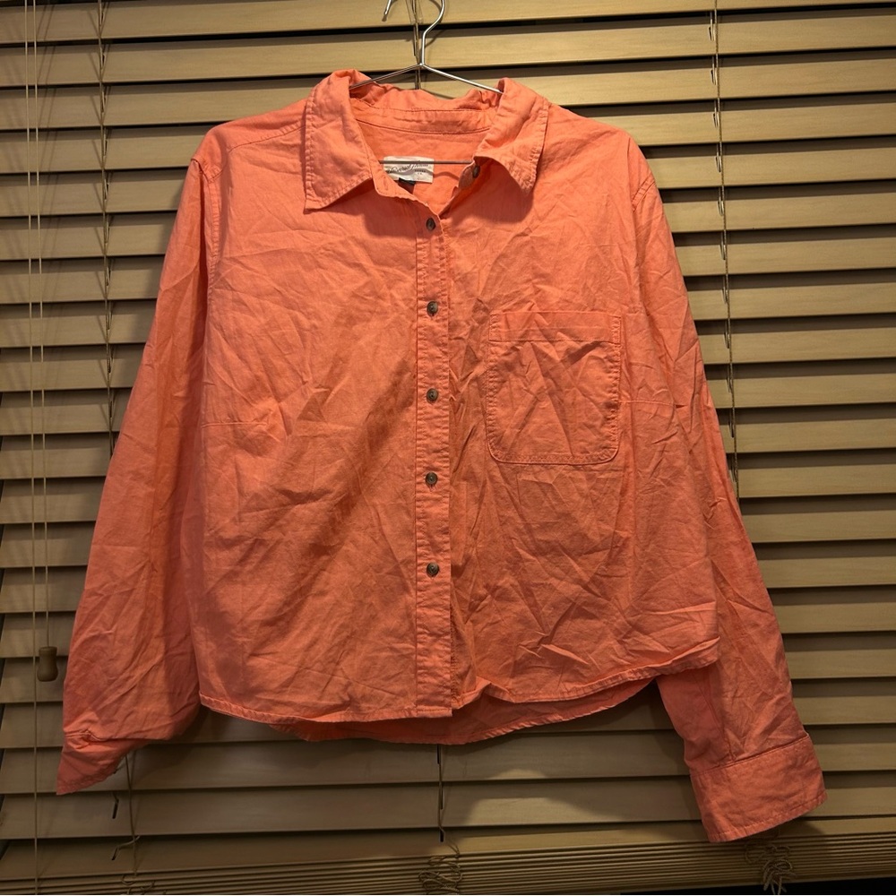 Women’s XXL Coral Pink Cropped Button Down Top